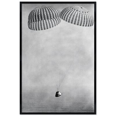 Poster mit Rahmen - The Apollo 9 Spacecraft, landing in the Atlantic 